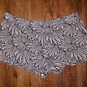 Seea shorts size large